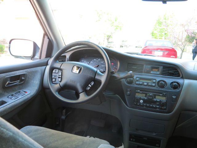 Honda Odyssey 2004 photo 8