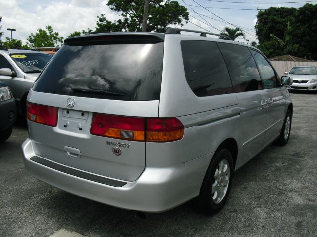 Honda Odyssey 2004 photo 1