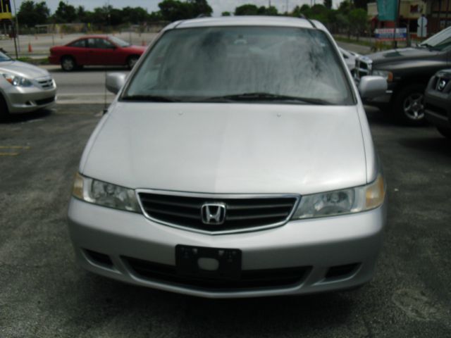 Honda Odyssey 2004 photo 3