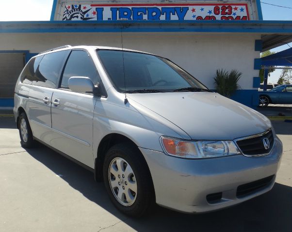 Honda Odyssey 2004 photo 2