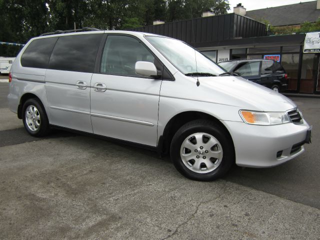Honda Odyssey 2004 photo 3