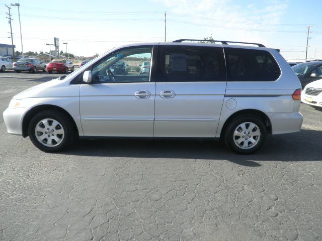 Honda Odyssey 2004 photo 3