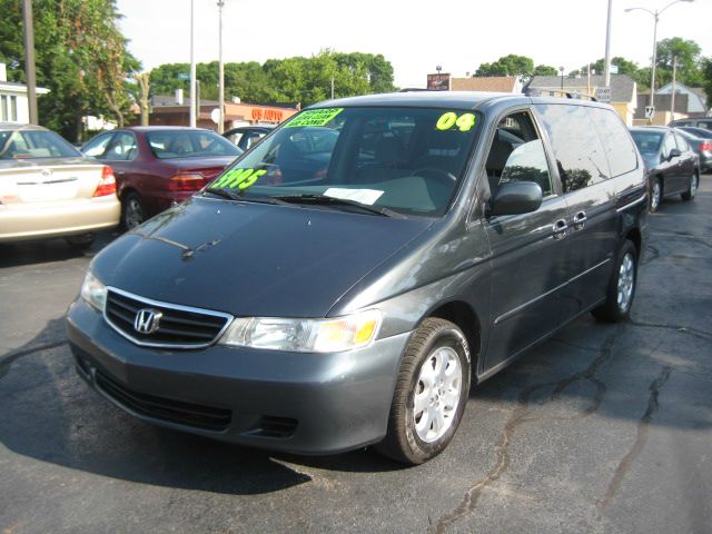 Honda Odyssey 2004 photo 2