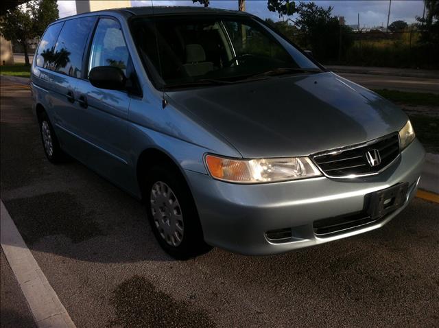 Honda Odyssey 2004 photo 2