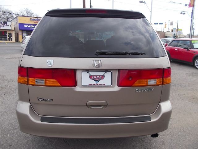 Honda Odyssey 2004 photo 3