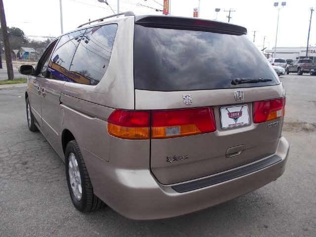 Honda Odyssey 2004 photo 4