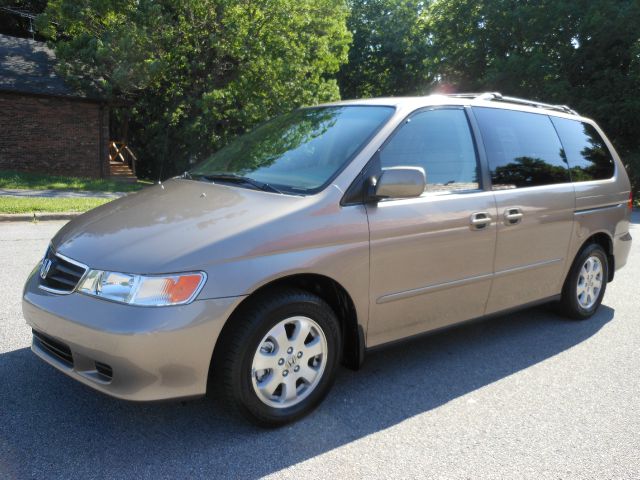 Honda Odyssey 2004 photo 2