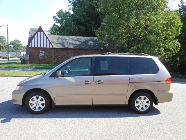 Honda Odyssey 2004 photo 3