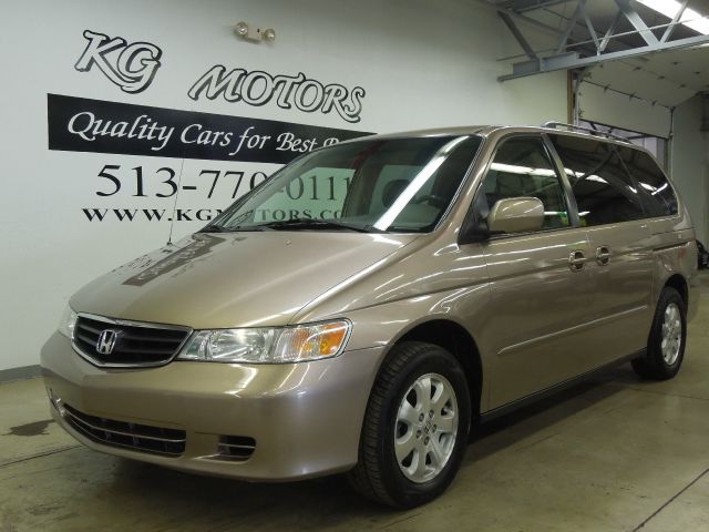 Honda Odyssey 2004 photo 2
