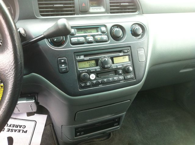 Honda Odyssey 2004 photo 8