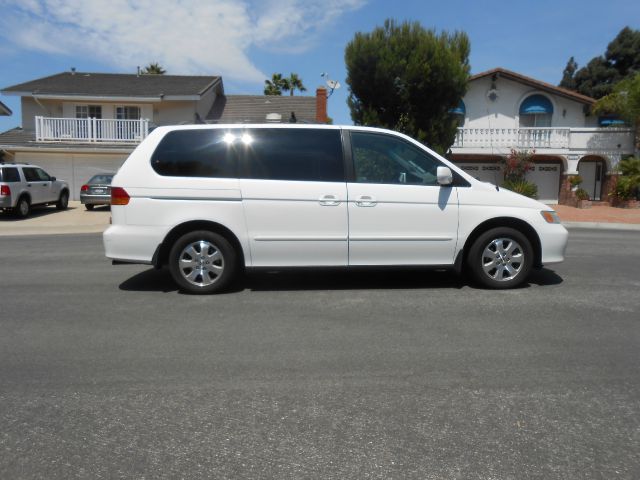 Honda Odyssey 2004 photo 2