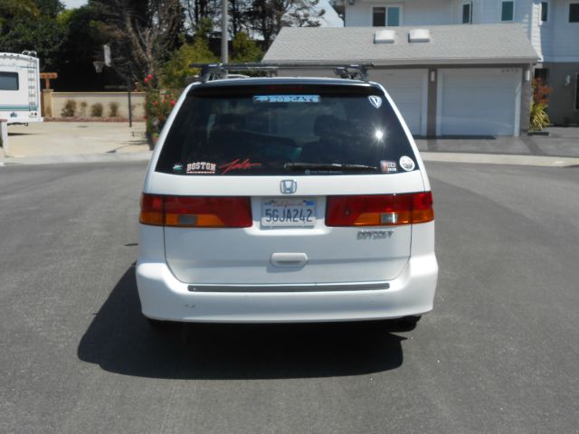 Honda Odyssey 2004 photo 3