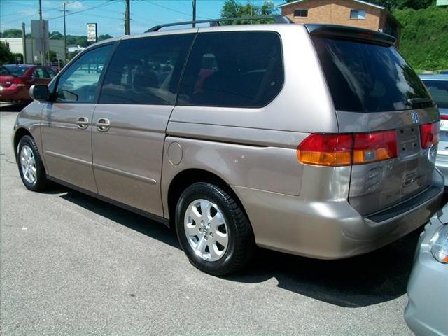 Honda Odyssey 2004 photo 2