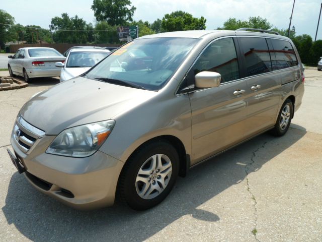 Honda Odyssey 2005 photo 3