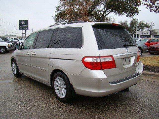 Honda Odyssey 2005 photo 2