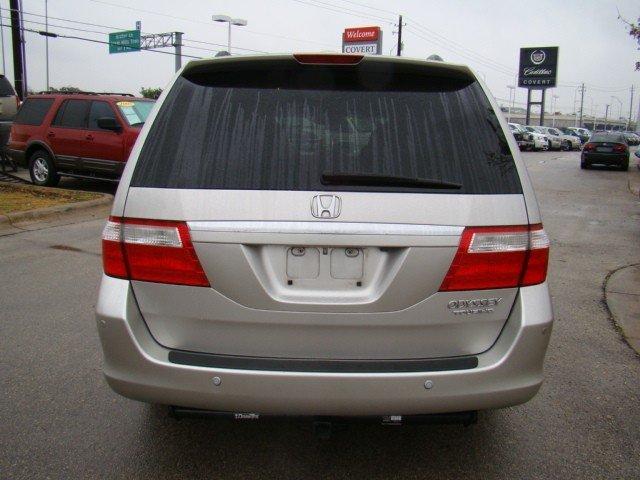 Honda Odyssey 2005 photo 3