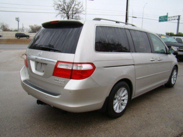 Honda Odyssey 2005 photo 4