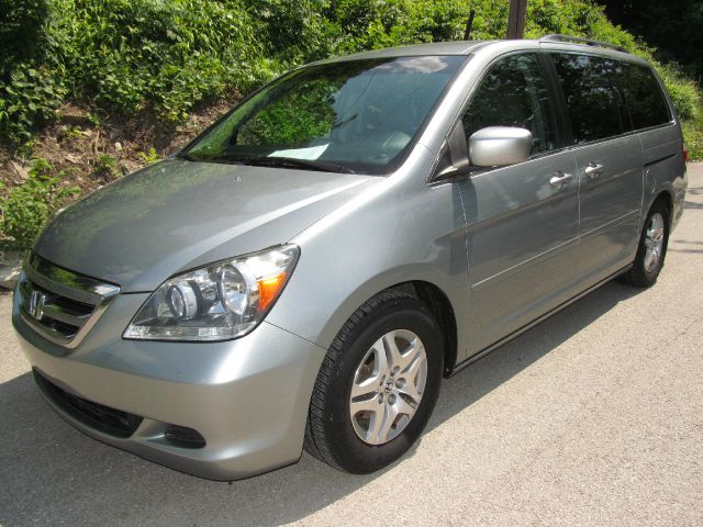 Honda Odyssey 2005 photo 1