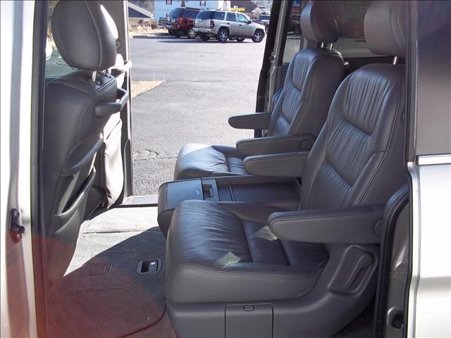 Honda Odyssey 2005 photo 4
