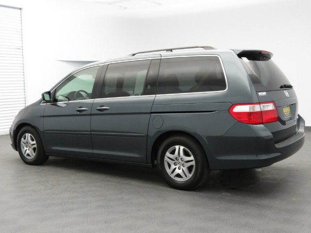Honda Odyssey 2005 photo 3