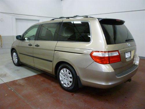 Honda Odyssey 2005 photo 2