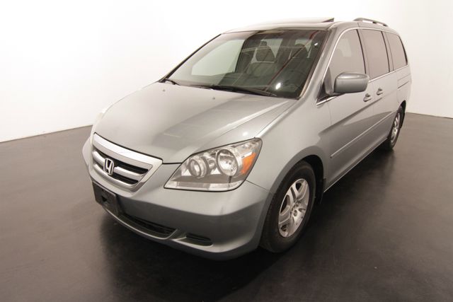 Honda Odyssey 2005 photo 1
