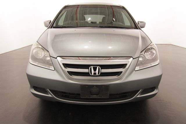 Honda Odyssey 2005 photo 3