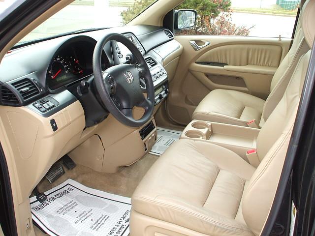 Honda Odyssey 2005 photo 2