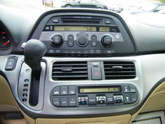 Honda Odyssey 2005 photo 5