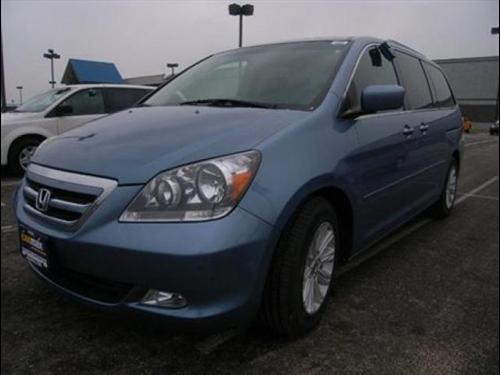 Honda Odyssey 2005 photo 2