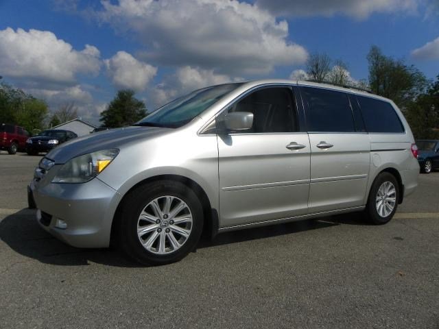 Honda Odyssey 2005 photo 2