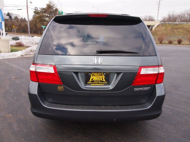 Honda Odyssey 2005 photo 3