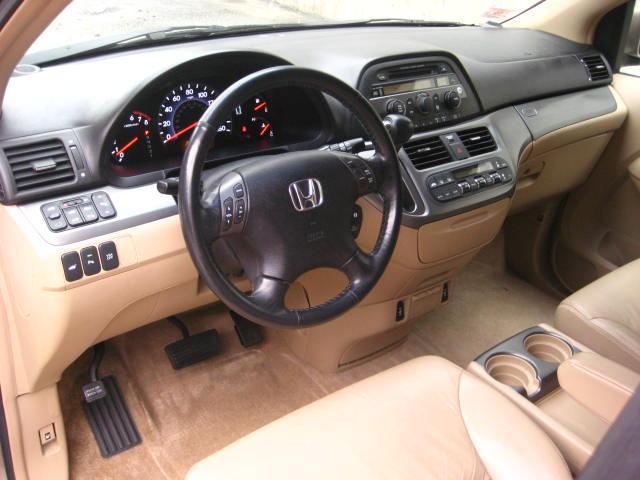 Honda Odyssey 2005 photo 3