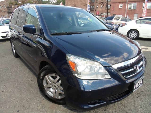 Honda Odyssey 2005 photo 1