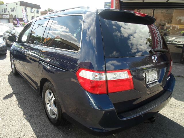 Honda Odyssey 2005 photo 4