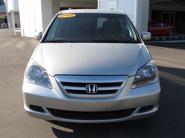 Honda Odyssey 2005 photo 5
