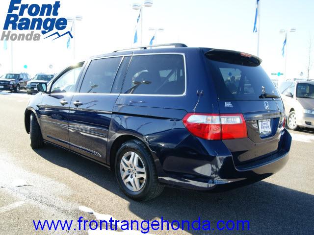 Honda Odyssey 2005 photo 2