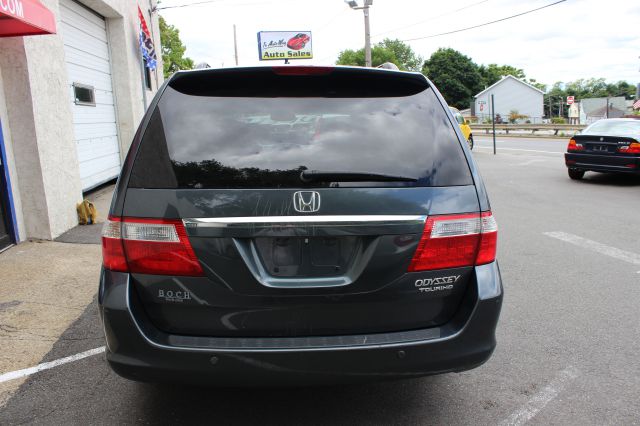 Honda Odyssey 2005 photo 1