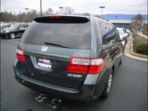 Honda Odyssey 2005 photo 3