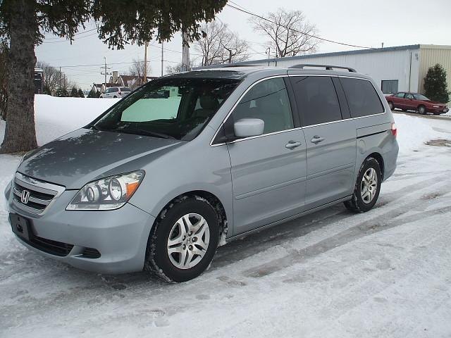 Honda Odyssey 2005 photo 3