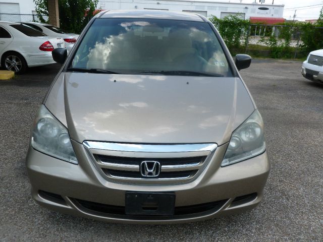 Honda Odyssey 2005 photo 3