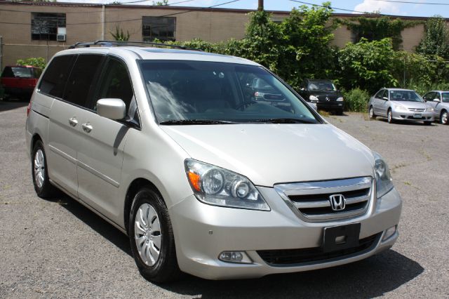 Honda Odyssey 2005 photo 1