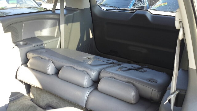 Honda Odyssey 2005 photo 2