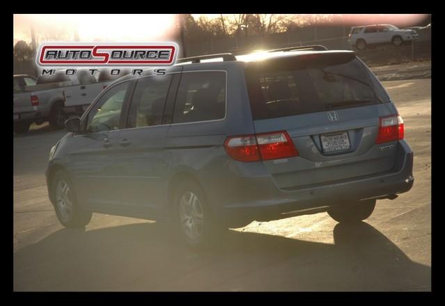 Honda Odyssey 2005 photo 2
