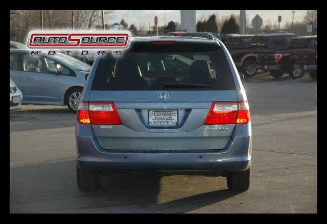 Honda Odyssey 2005 photo 3