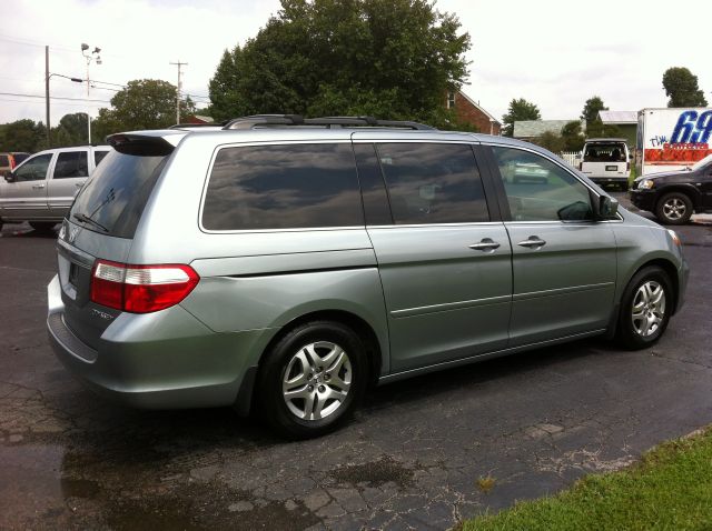 Honda Odyssey 2005 photo 3
