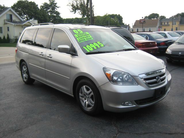 Honda Odyssey 2005 photo 2