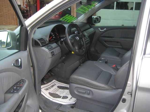 Honda Odyssey 2005 photo 3