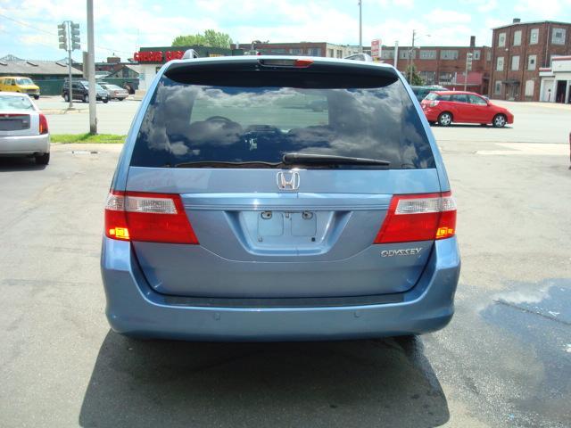 Honda Odyssey 2005 photo 4