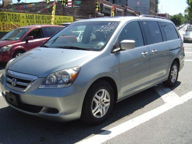 Honda Odyssey 2005 photo 1
